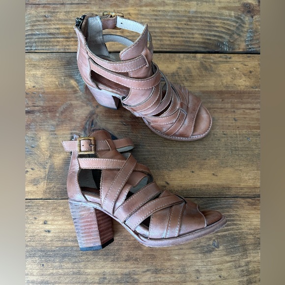 Freebird by Steven Claw - Tan Leather Heeled Sandals Size 7 - Picture 1 of 12